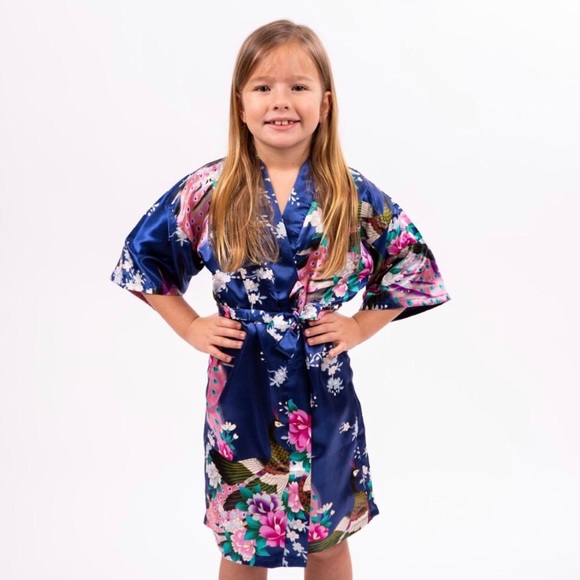 Adorable Floral Peacock Robes 4 MiniMe Princesses - Picture 4 of 15